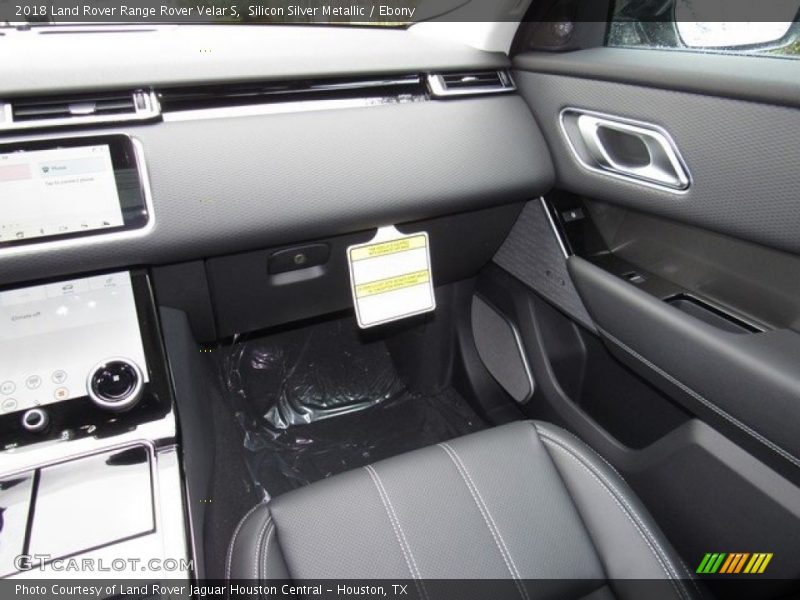 Silicon Silver Metallic / Ebony 2018 Land Rover Range Rover Velar S