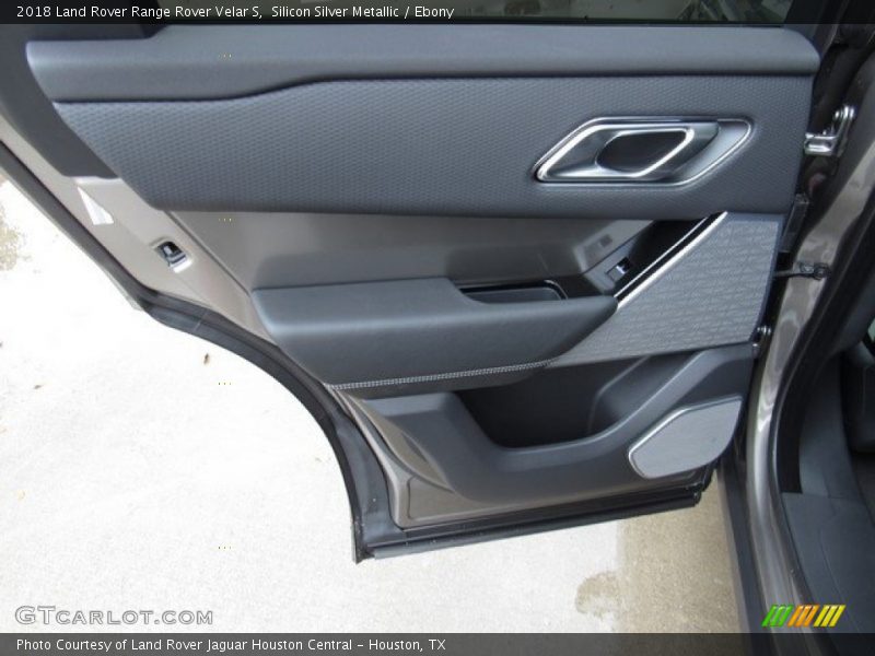 Silicon Silver Metallic / Ebony 2018 Land Rover Range Rover Velar S