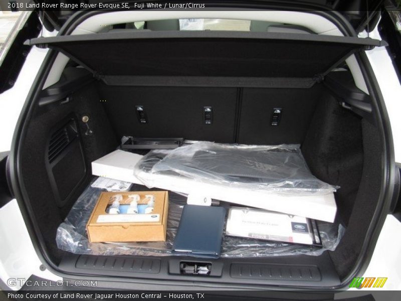 Fuji White / Lunar/Cirrus 2018 Land Rover Range Rover Evoque SE