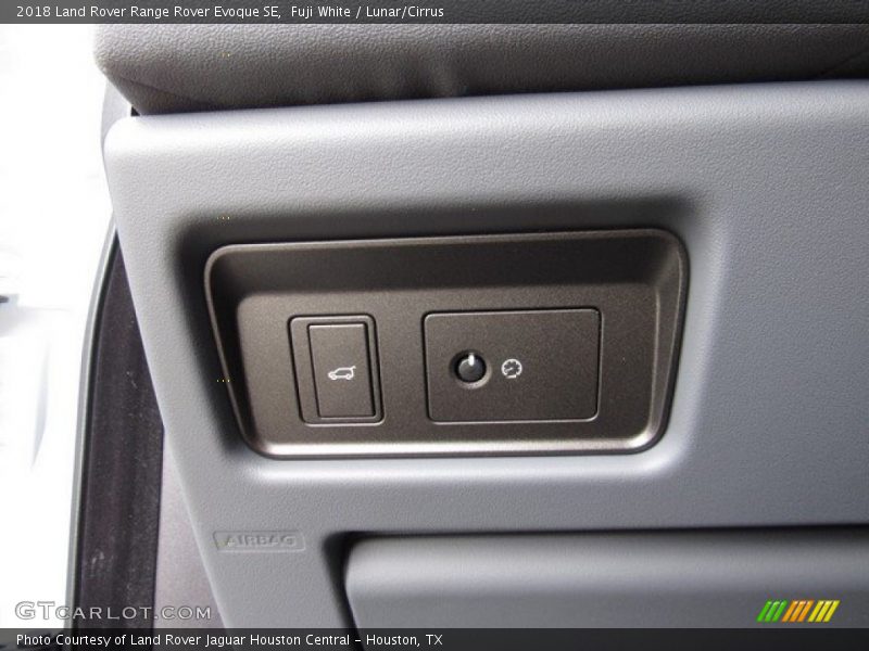 Fuji White / Lunar/Cirrus 2018 Land Rover Range Rover Evoque SE