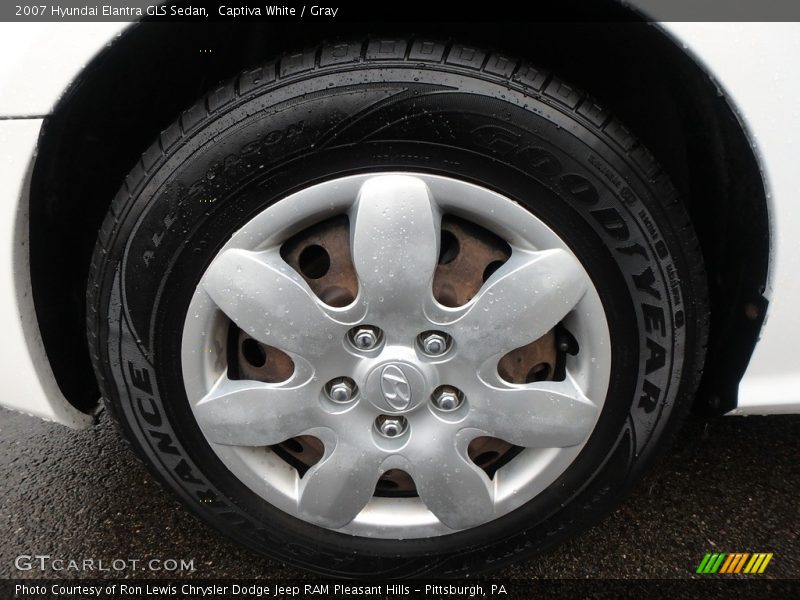 Captiva White / Gray 2007 Hyundai Elantra GLS Sedan