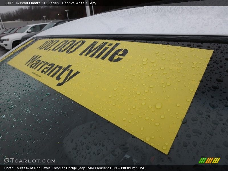 Captiva White / Gray 2007 Hyundai Elantra GLS Sedan