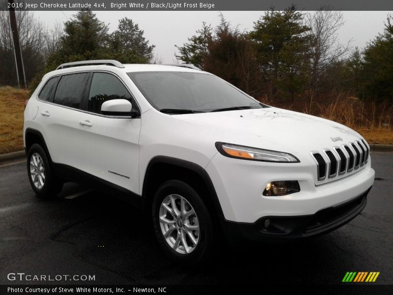 Bright White / Black/Light Frost Beige 2016 Jeep Cherokee Latitude 4x4