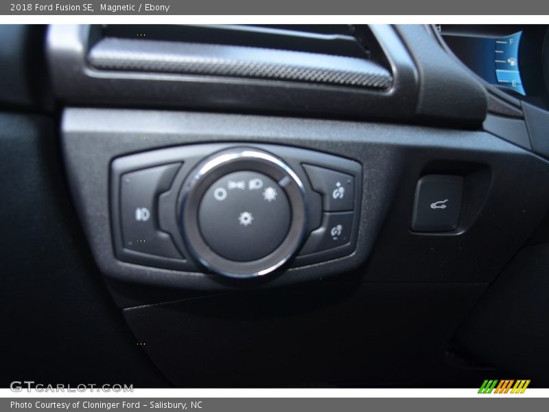 Magnetic / Ebony 2018 Ford Fusion SE