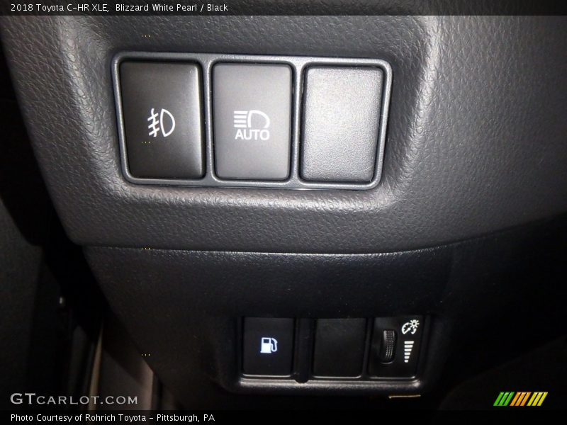 Blizzard White Pearl / Black 2018 Toyota C-HR XLE