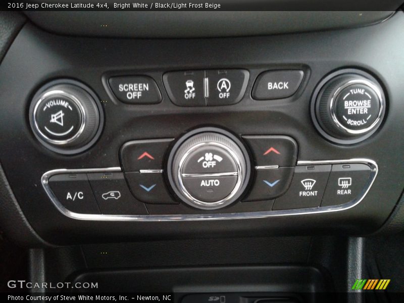 Bright White / Black/Light Frost Beige 2016 Jeep Cherokee Latitude 4x4