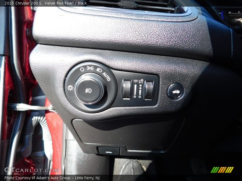 Velvet Red Pearl / Black 2015 Chrysler 200 S