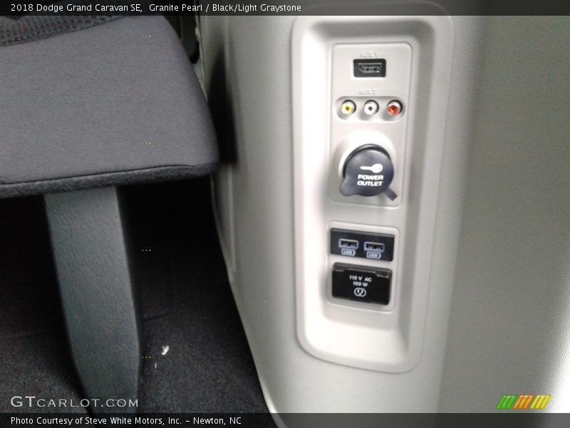 Granite Pearl / Black/Light Graystone 2018 Dodge Grand Caravan SE