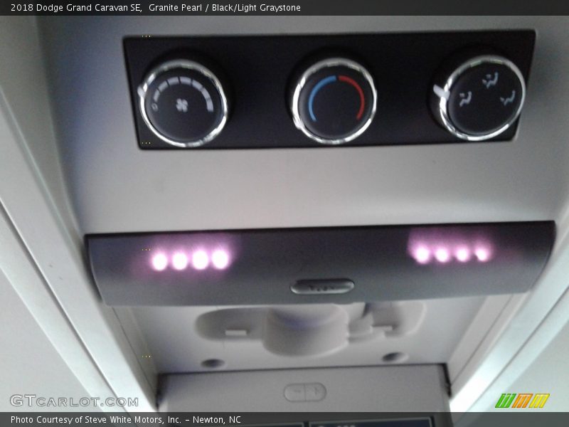 Granite Pearl / Black/Light Graystone 2018 Dodge Grand Caravan SE