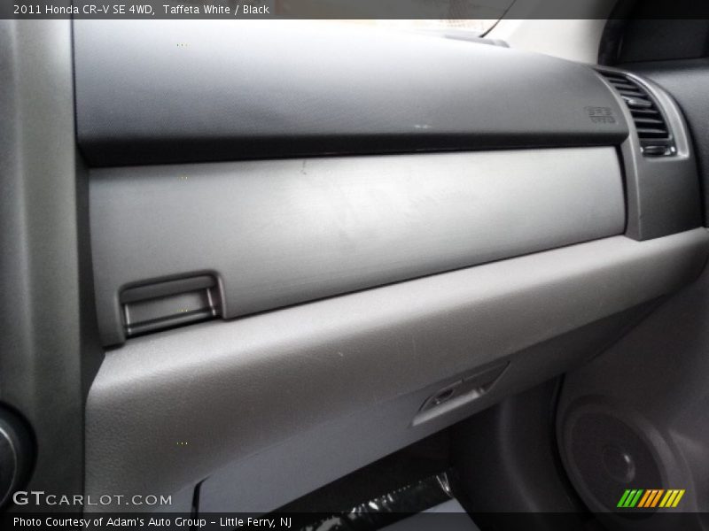 Taffeta White / Black 2011 Honda CR-V SE 4WD