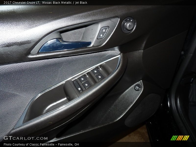 Mosaic Black Metallic / Jet Black 2017 Chevrolet Cruze LT