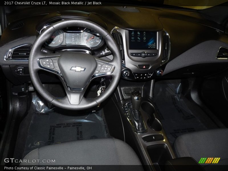 Mosaic Black Metallic / Jet Black 2017 Chevrolet Cruze LT