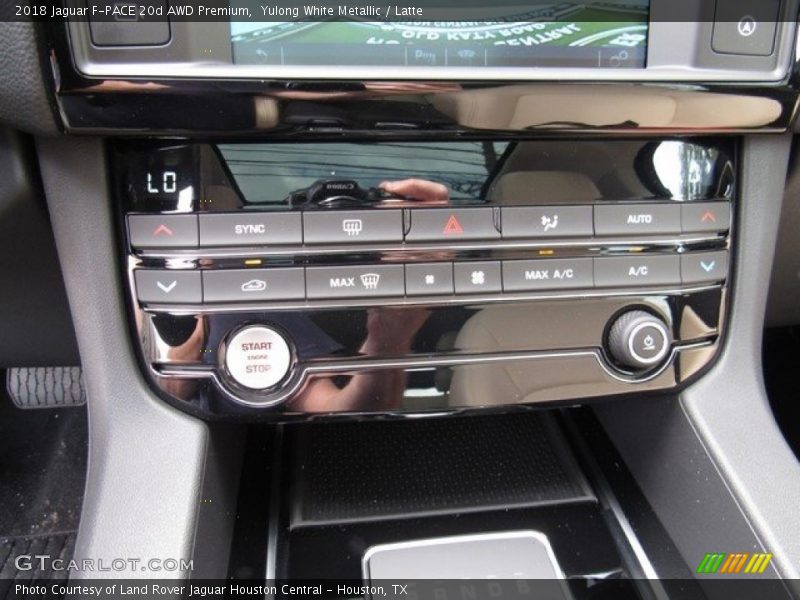 Yulong White Metallic / Latte 2018 Jaguar F-PACE 20d AWD Premium