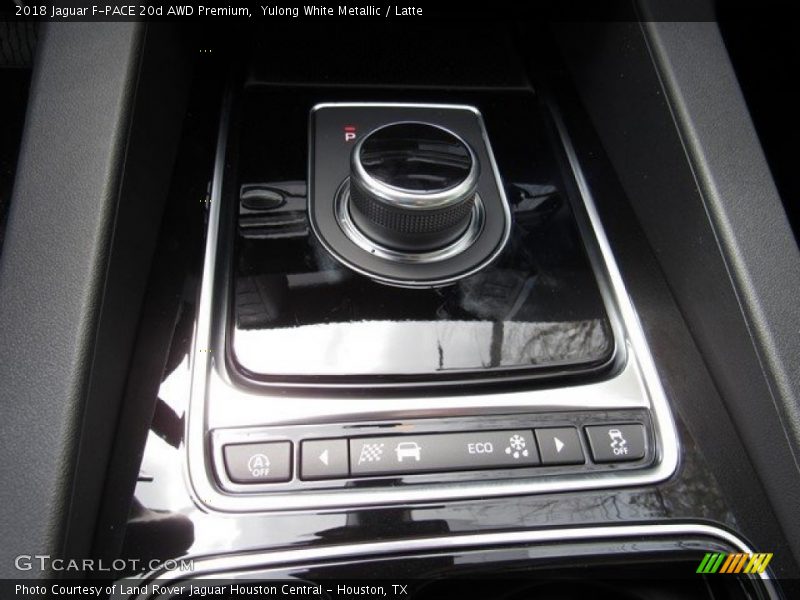 Yulong White Metallic / Latte 2018 Jaguar F-PACE 20d AWD Premium