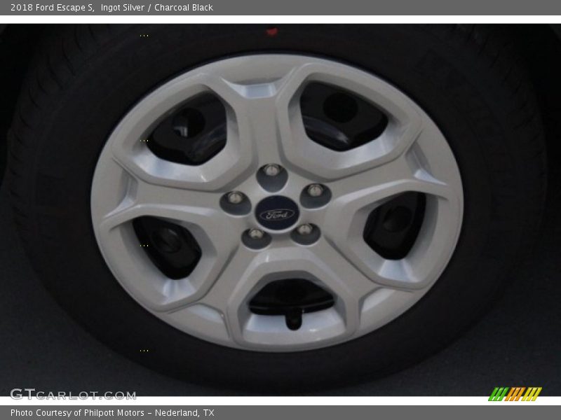 Ingot Silver / Charcoal Black 2018 Ford Escape S