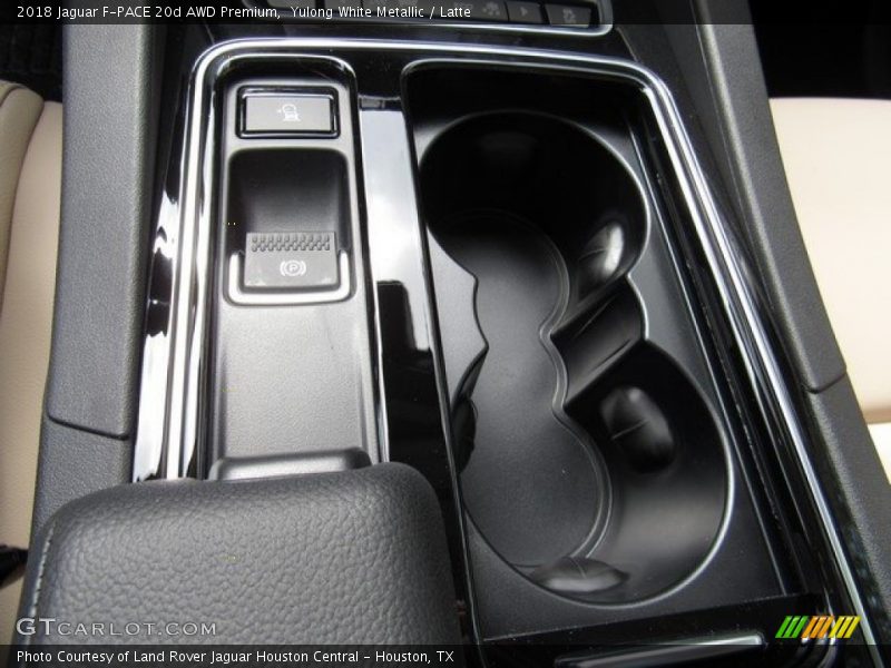 Yulong White Metallic / Latte 2018 Jaguar F-PACE 20d AWD Premium