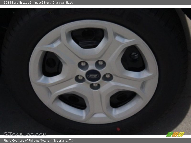 Ingot Silver / Charcoal Black 2018 Ford Escape S