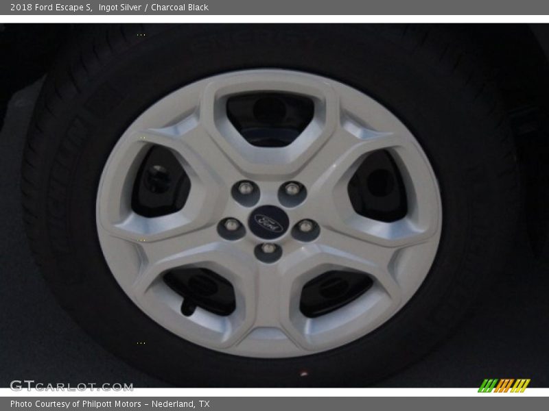 Ingot Silver / Charcoal Black 2018 Ford Escape S