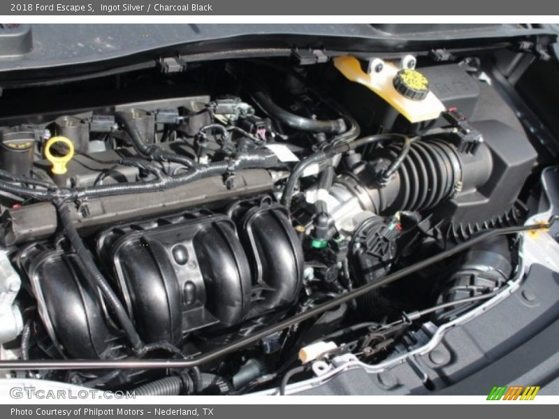 Ingot Silver / Charcoal Black 2018 Ford Escape S
