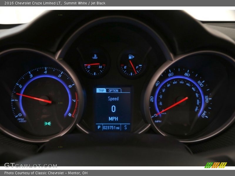 Summit White / Jet Black 2016 Chevrolet Cruze Limited LT