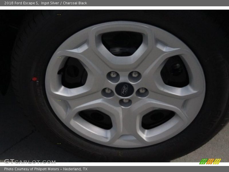 Ingot Silver / Charcoal Black 2018 Ford Escape S