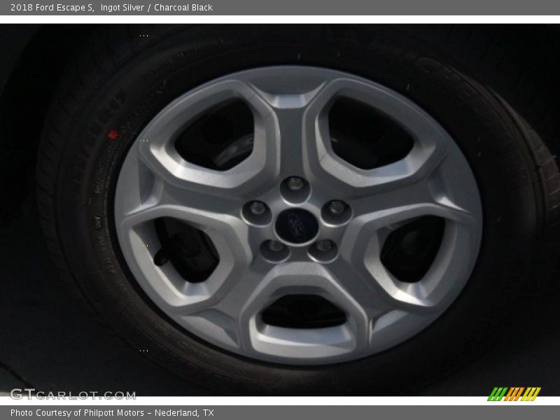 Ingot Silver / Charcoal Black 2018 Ford Escape S