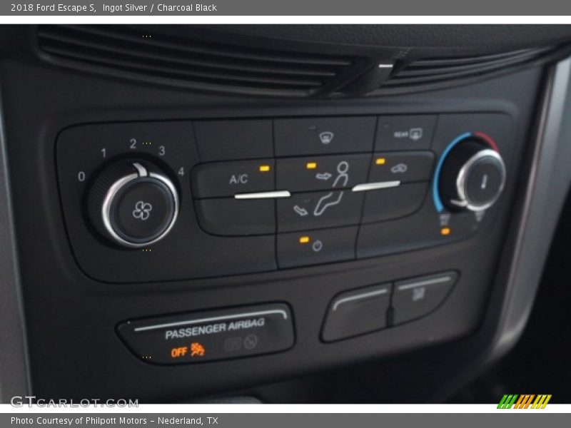 Ingot Silver / Charcoal Black 2018 Ford Escape S