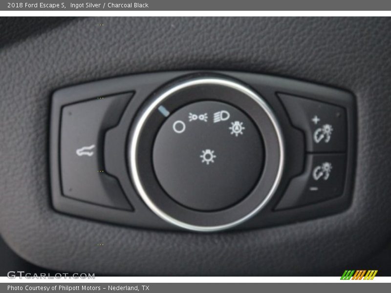 Ingot Silver / Charcoal Black 2018 Ford Escape S