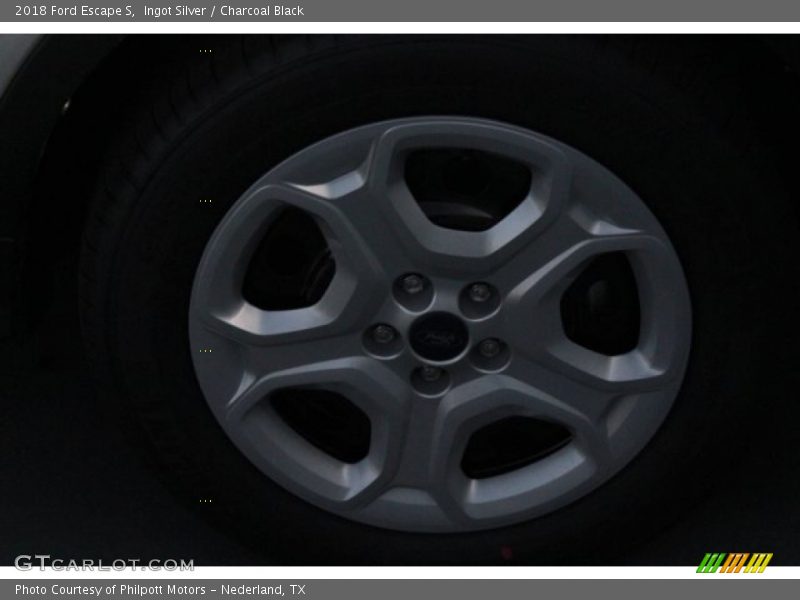 Ingot Silver / Charcoal Black 2018 Ford Escape S