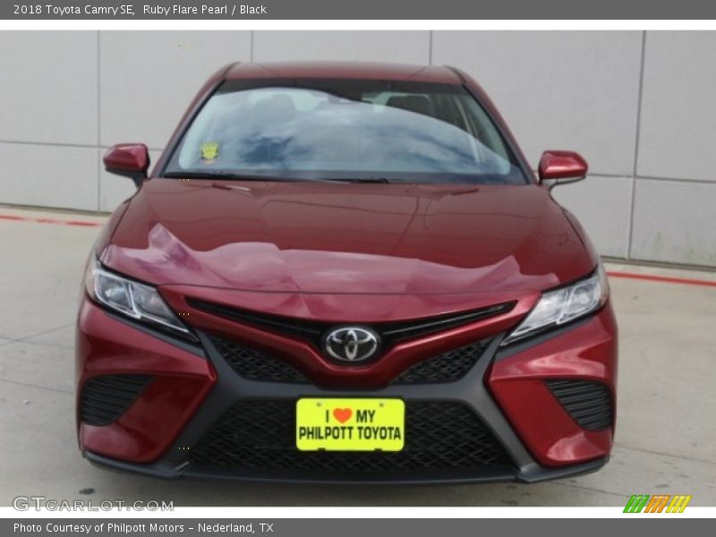 Ruby Flare Pearl / Black 2018 Toyota Camry SE