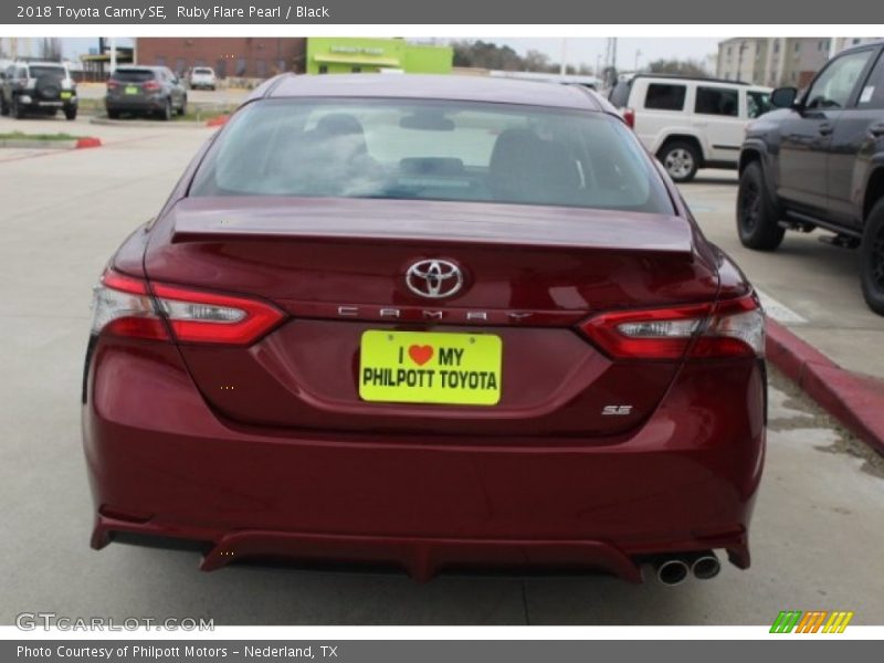 Ruby Flare Pearl / Black 2018 Toyota Camry SE