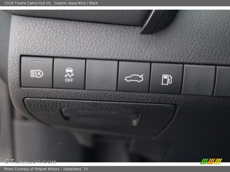 Galactic Aqua Mica / Black 2018 Toyota Camry XLE V6