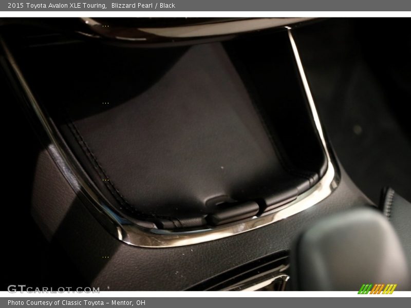 Blizzard Pearl / Black 2015 Toyota Avalon XLE Touring