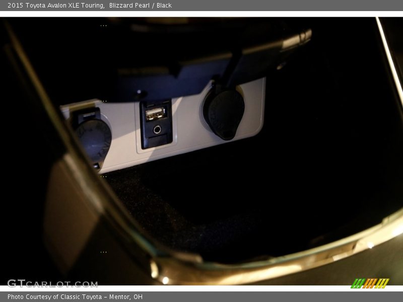 Blizzard Pearl / Black 2015 Toyota Avalon XLE Touring