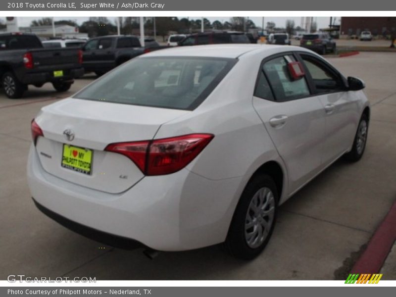 Super White / Ash/Dark Gray 2018 Toyota Corolla LE