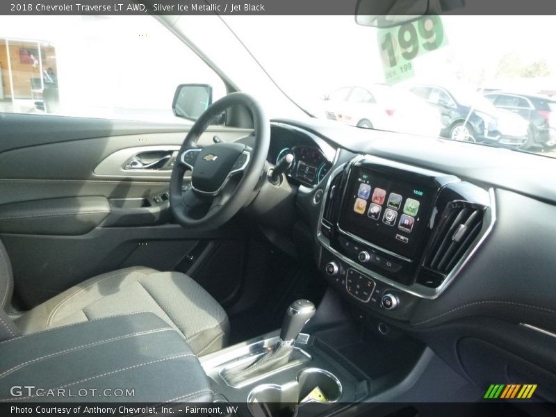 Silver Ice Metallic / Jet Black 2018 Chevrolet Traverse LT AWD