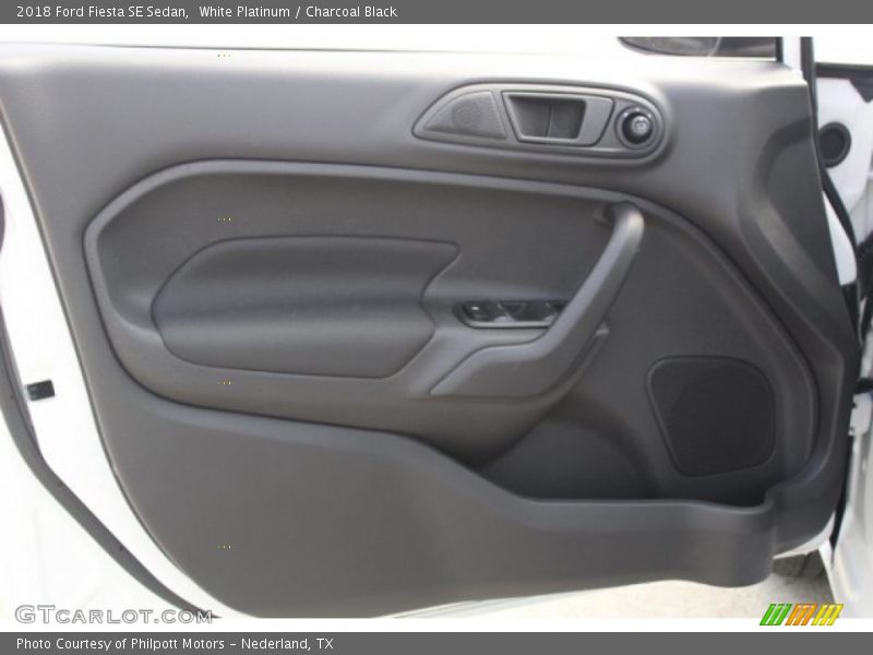 White Platinum / Charcoal Black 2018 Ford Fiesta SE Sedan