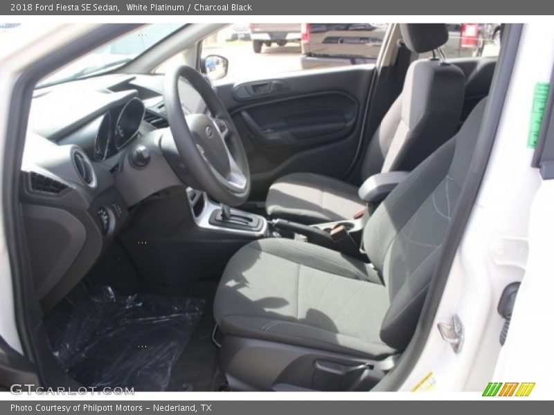 White Platinum / Charcoal Black 2018 Ford Fiesta SE Sedan