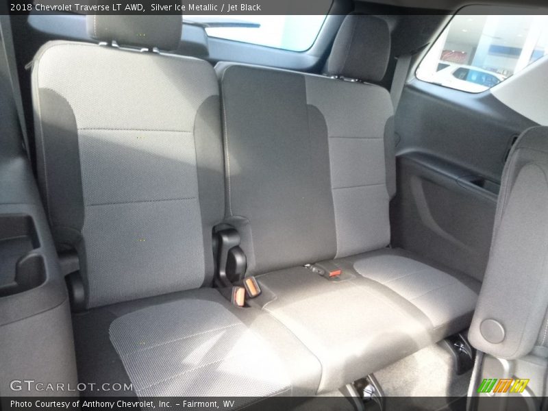 Silver Ice Metallic / Jet Black 2018 Chevrolet Traverse LT AWD
