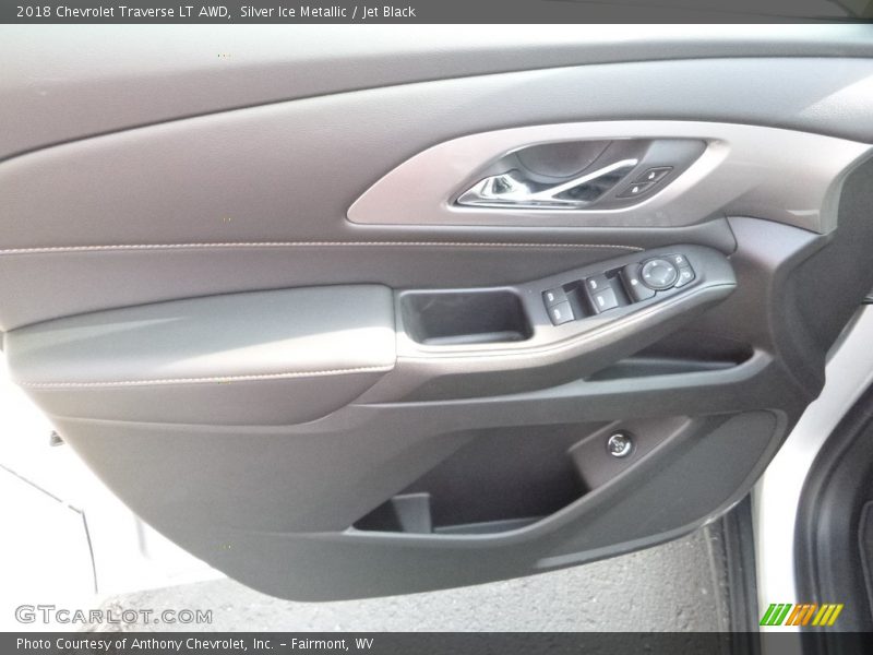Silver Ice Metallic / Jet Black 2018 Chevrolet Traverse LT AWD