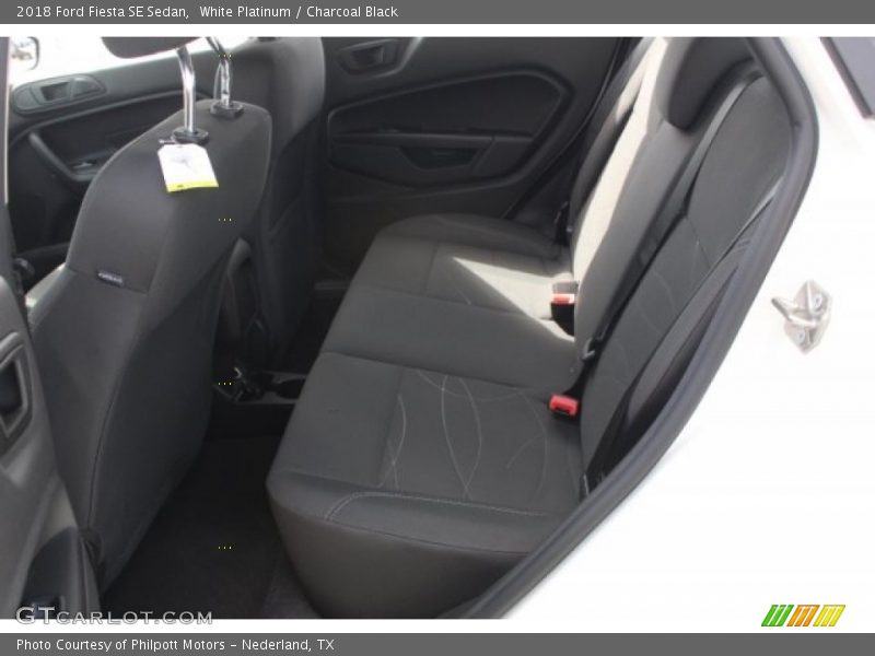 White Platinum / Charcoal Black 2018 Ford Fiesta SE Sedan