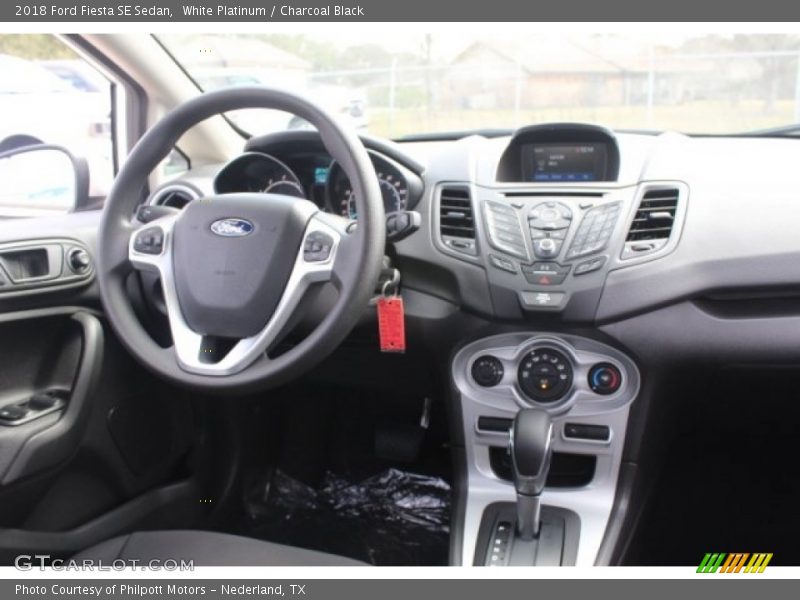 White Platinum / Charcoal Black 2018 Ford Fiesta SE Sedan