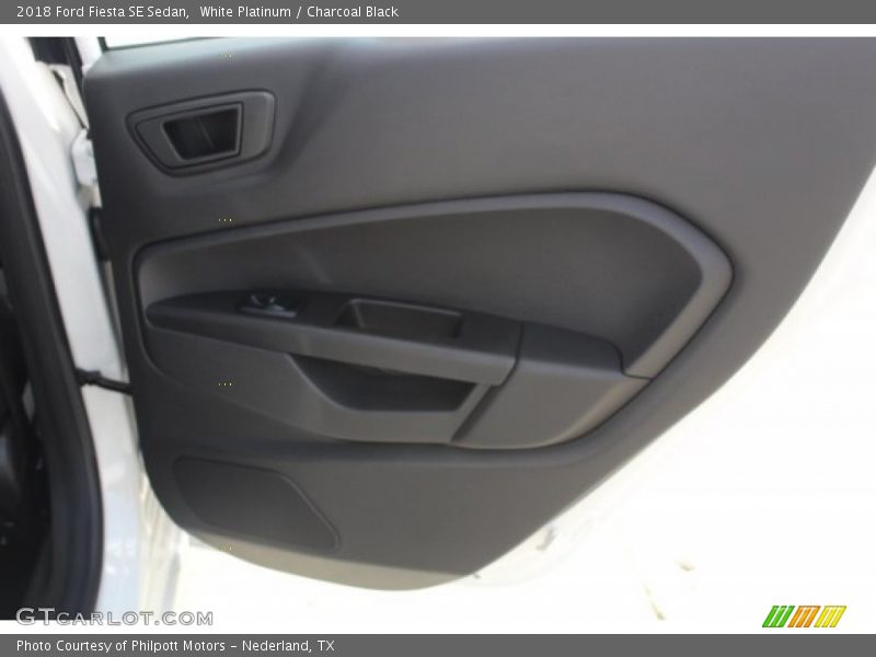White Platinum / Charcoal Black 2018 Ford Fiesta SE Sedan
