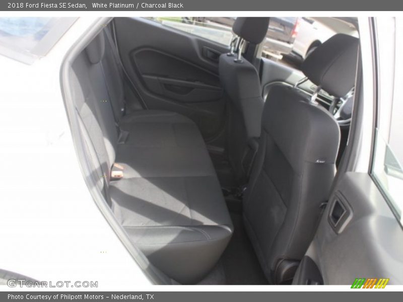 White Platinum / Charcoal Black 2018 Ford Fiesta SE Sedan