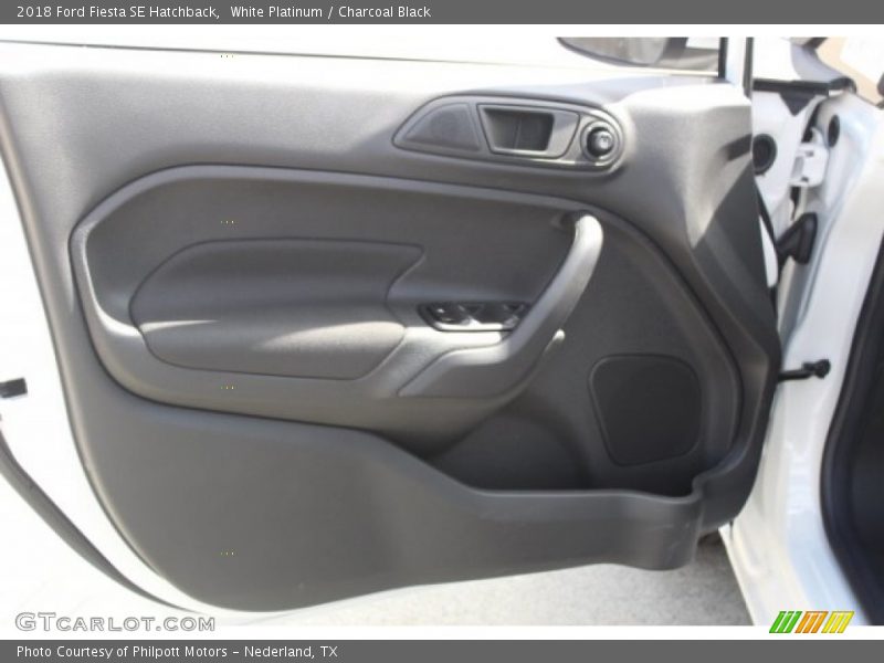 White Platinum / Charcoal Black 2018 Ford Fiesta SE Hatchback