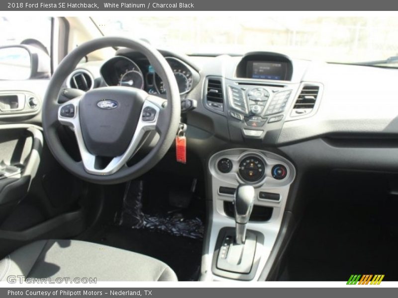 White Platinum / Charcoal Black 2018 Ford Fiesta SE Hatchback