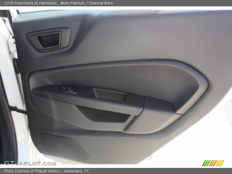White Platinum / Charcoal Black 2018 Ford Fiesta SE Hatchback