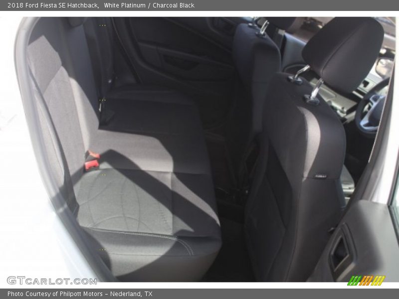 White Platinum / Charcoal Black 2018 Ford Fiesta SE Hatchback
