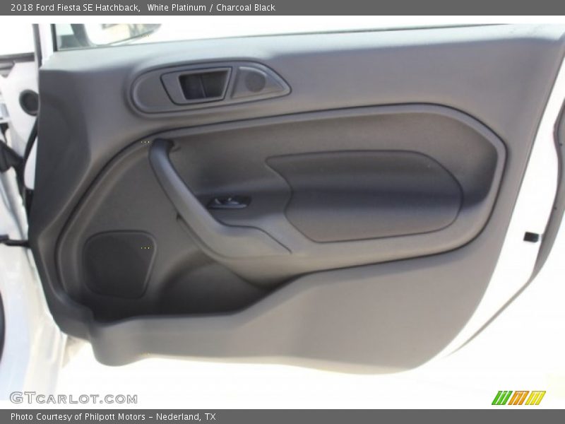 White Platinum / Charcoal Black 2018 Ford Fiesta SE Hatchback