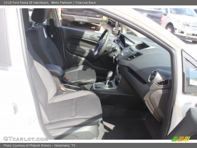 White Platinum / Charcoal Black 2018 Ford Fiesta SE Hatchback